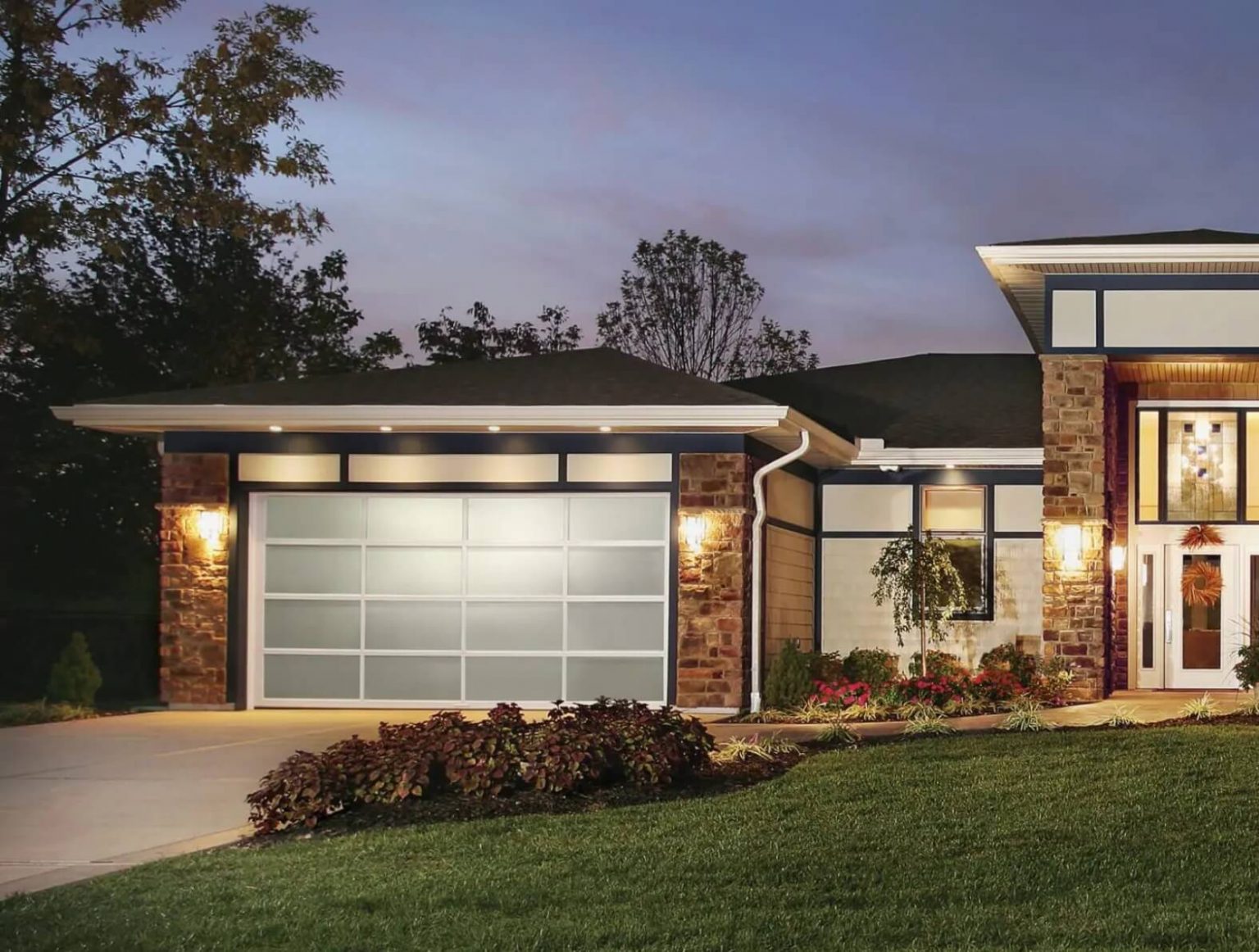 Avante™ Collection Banko Overhead Doors